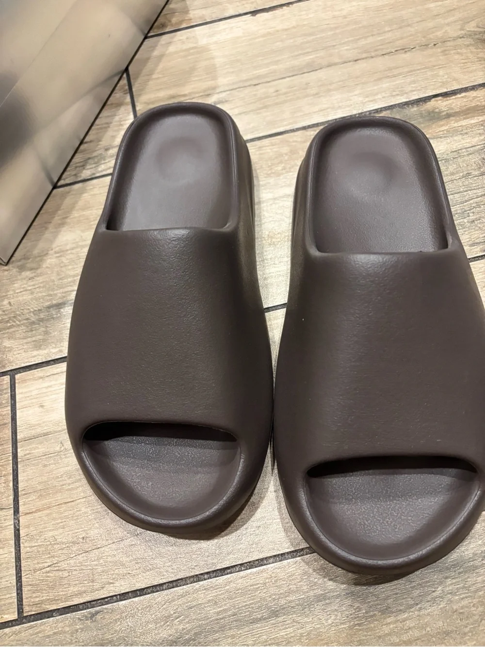 Brand New Yeezy Slide Chocolate YS-01 Size 11 Brown Foam Slide Sandals with Box